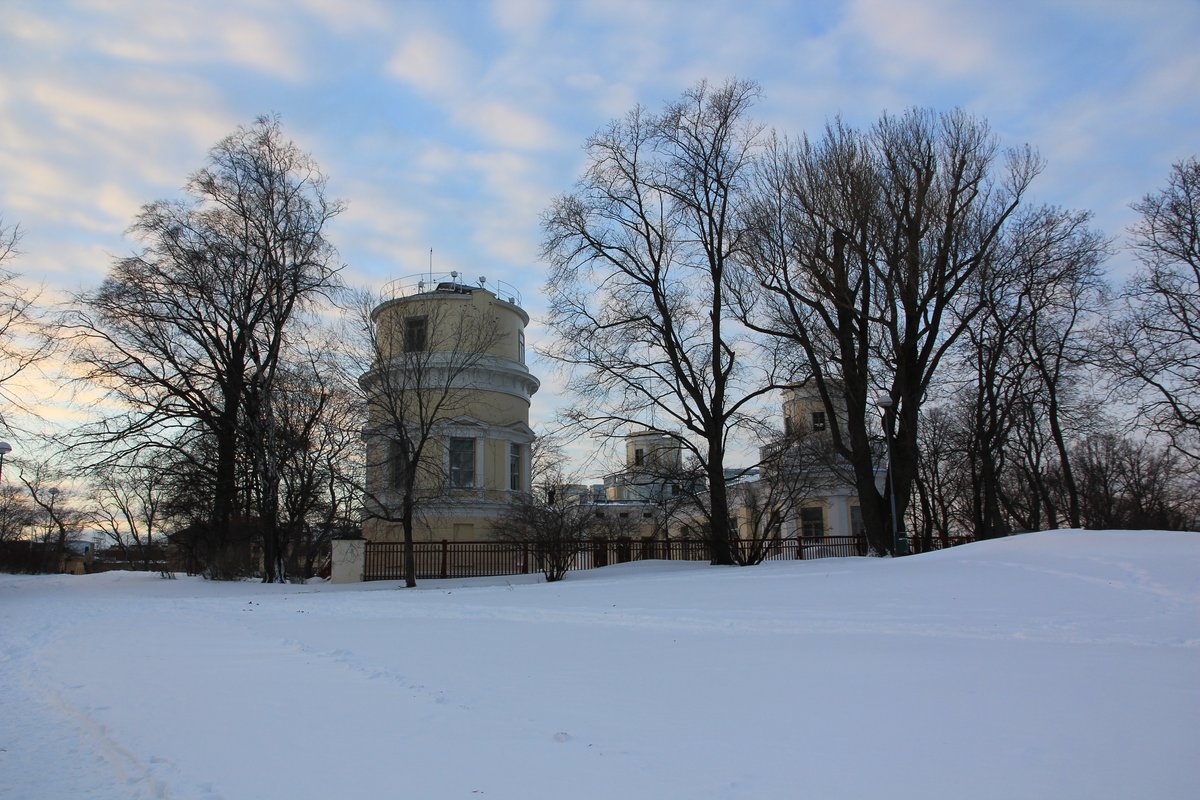 Helsinki Observatory building viewed from the east on a clear day