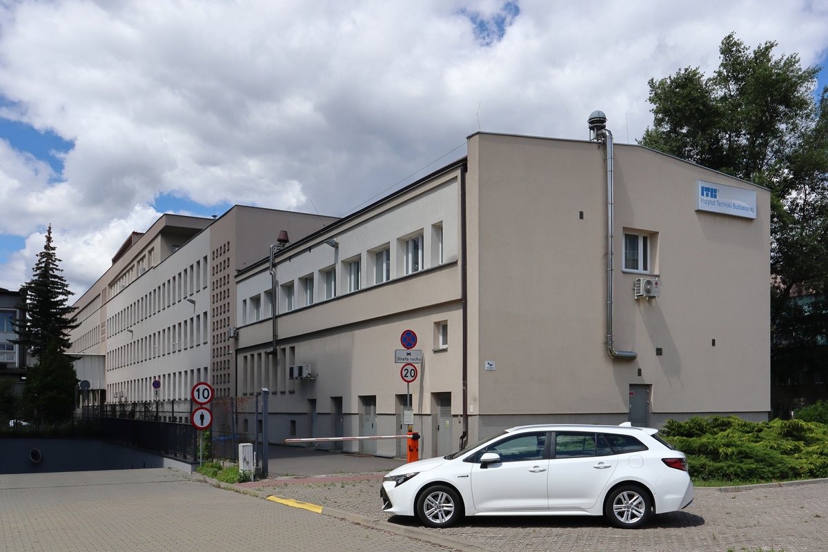 Institute of Building Technology in Warsaw from Rektorska Street side
