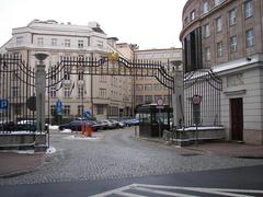 Sejm RP transit between gates near the buildings of the Chancellery of the President of Poland