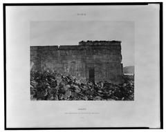 Southern exterior wall of the sanctuary at Dandoûr photographed by Félix Teynard