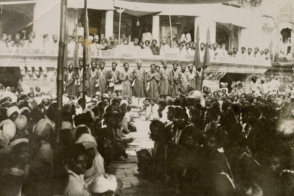 The 12th Shahidi Jatha 'Band of Martyrs' seeking blessings at Akal Takht during the Jaito Morcha agitation in 1924