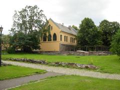Minneparken in Gamlebyen, Oslo with Bispegården building