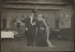 Lars Tvinde and Johanne Bruhn in a scene from Bolettes bryllupsferd at Det Norske Teatret, 1916