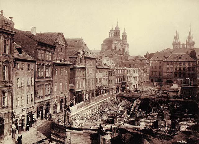 Demolition of Platnéřská Street buildings in 1908