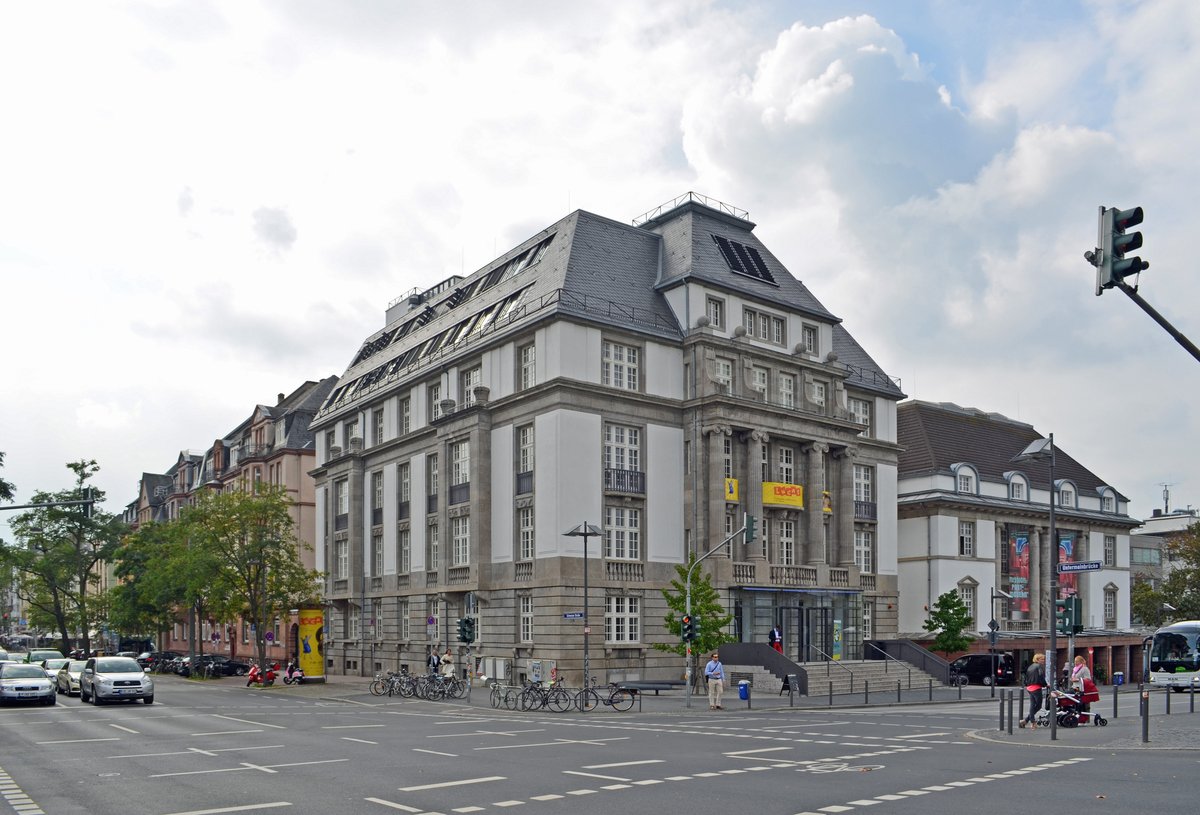 View of Deutsche Filmmuseum and Deutsche Architekturmuseum at Schweizer Straße 2 in Frankfurt