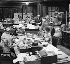 Women of the South African Volunteer Service working in the Packing Room at South Africa House, London, 1941