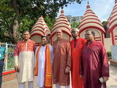Ambassador Haas visiting the Sree Sree Dhakeshwari temple