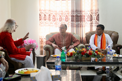Ambassador Haas visiting Sree Sree Dhakeshwari temple