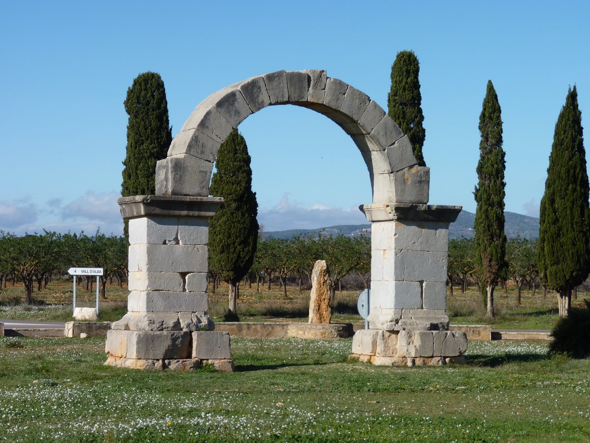Arc Roma Gothic stone archway with intricate carvings