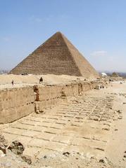 Khafre Pyramid Quarry with Ancient Egyptian Workers