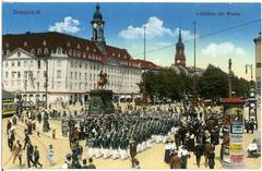 Historic black and white photograph of Dresden 1914 showing the guard mounting ceremony on Hauptstraße