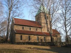 |
  Vieille Église D'Aker