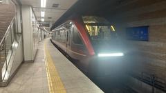 Hinotori train at Hanshin Sakuragawa Station