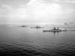 U.S. Navy Iowa-class battleships USS Iowa, USS Wisconsin, USS Missouri, USS New Jersey in line abreast formation, Virginia Capes 1954