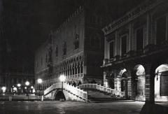 Night view of Ponte Paglia bridge in 1949