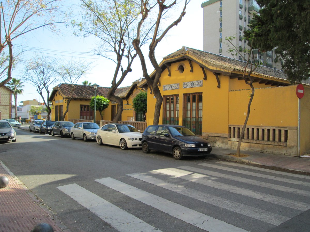 School group photo of María Auxiliadora School in Málaga, Spain