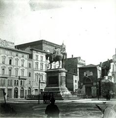 Historic view of Piazza Vittorio Emanuele with the Linaiuoli residence
