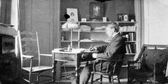 W.L. Mackenzie King studying as an undergraduate at the University of Toronto