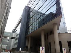 Teikyo University School of Medicine University Hospital, Mizonokuchi campus building exterior during daytime