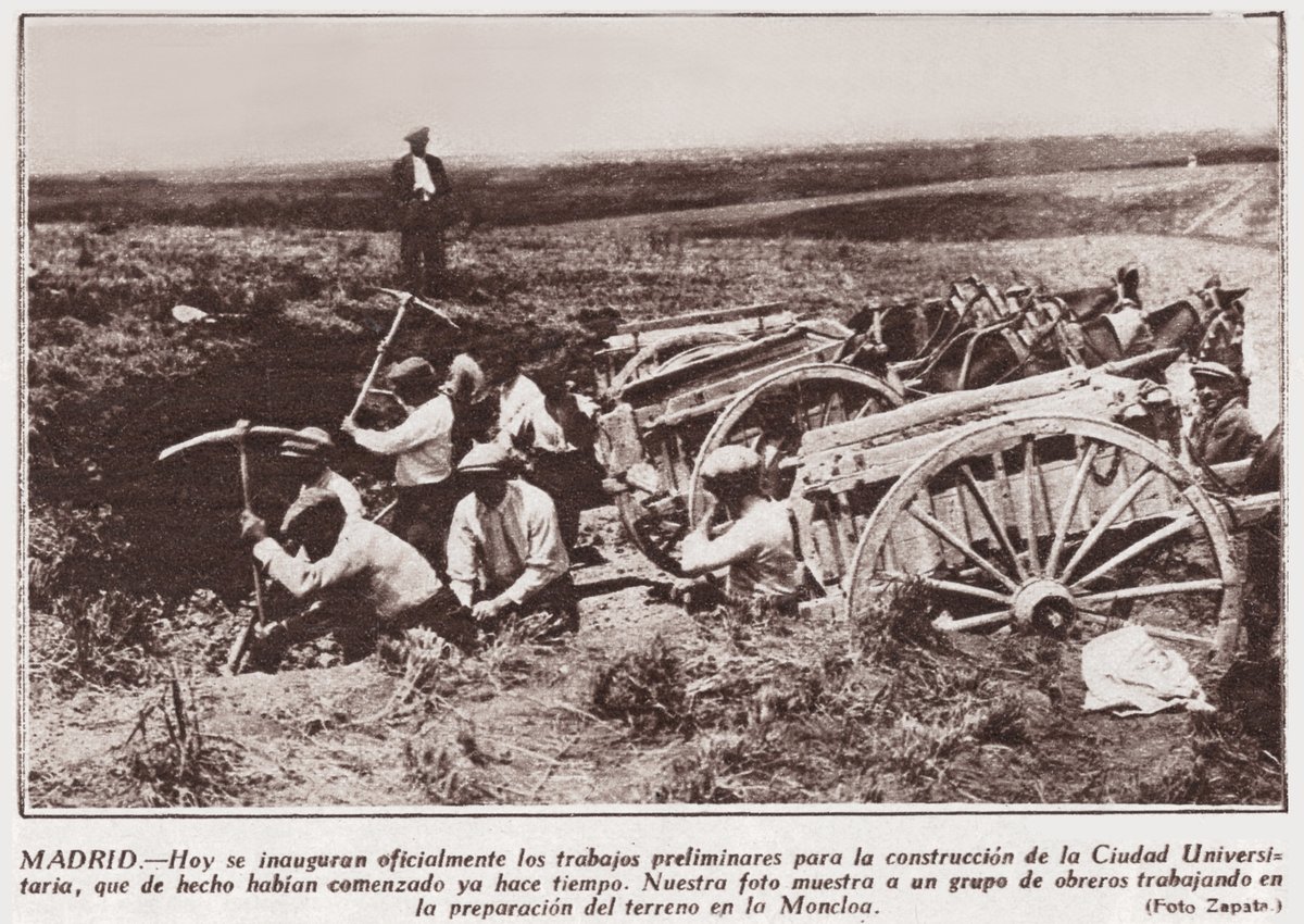 Workers digging preliminary works at Ciudad Universitaria in Madrid 1929