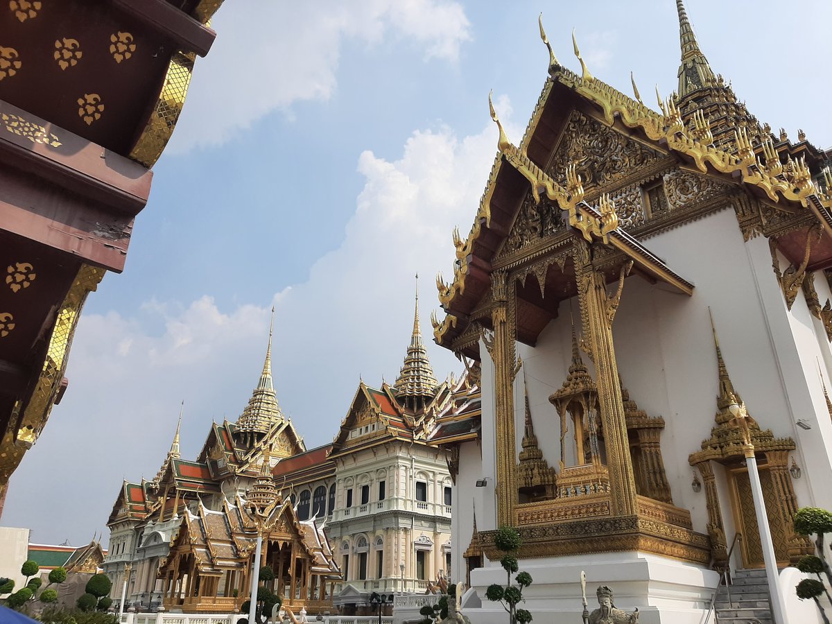 Grand Palais complex showing Dusit Maha Prasat Palace, Aphorn Phimok Prasat Pavilion, and Chakri Maha Prasat Palace