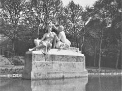 Historic photograph of Dannerckersche Nymph Group at Anlagensee in Tübingen shortly after erection in 1926