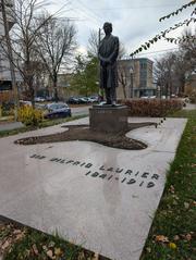 Wilfrid-Laurier Monument