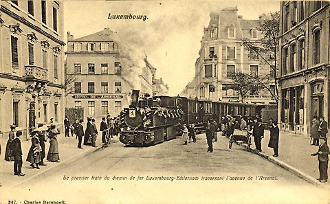 Street view of Charelian Avenue and Arsenal Street intersecting with Avenue Émile-Reuter in Luxembourg