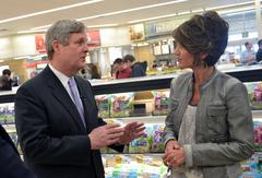 Agriculture Secretary Tom Vilsack and Congresswoman Kristi Noem talking at Hy-Vee grocery store in Sioux Falls promoting USDA nutrition efforts