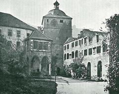 Historical view of Heidelberg Castle courtyard in 1895