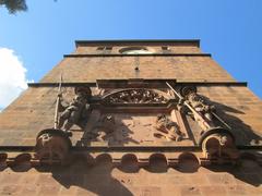 Torturm gate tower of Heidelberg Castle with portcullis and lion-bearing shield from 1531-1541