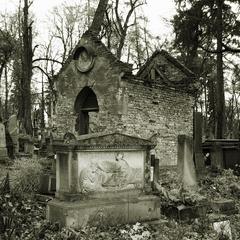 Tombstone sculpture at Łyczakowski Cemetery in Lviv in 2004