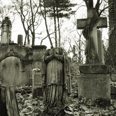 Łyczakowski Cemetery tomb sculpture in Lviv 2004