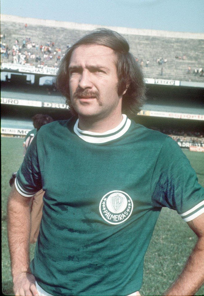 Fedato playing soccer for Palmeiras in the 1970s
