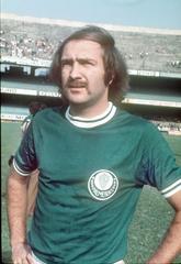 Fedato playing soccer for Palmeiras in the 1970s