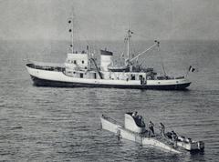 Aviso Elie Monnier and FNRS3 ship at sea