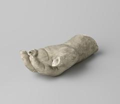 Plaster cast of a hand by Bilderdijk, white plaster sculpture measuring 7.5 cm height, 24 cm width, and 12 cm depth