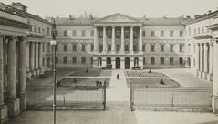 Pałac Komisji Rządowej Przychodów i Skarbu building in Warsaw before 1939