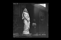 La Vierge au Lys painting by Fonds Ganne depicting the Virgin Mary holding a lily flower