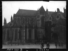 Congrès radical socialiste à Nantes avec la cathédrale en arrière-plan en 1934