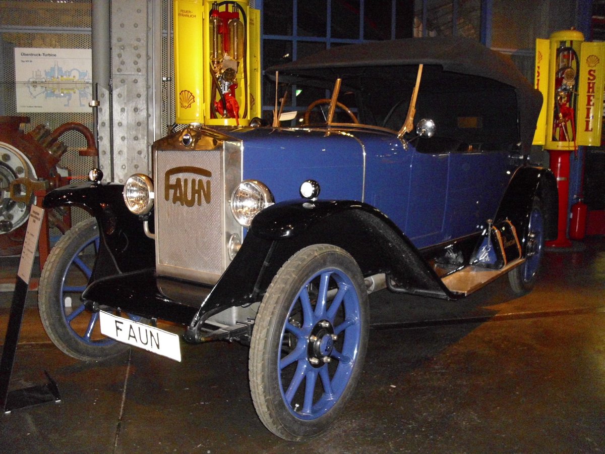 Vintage 1927 Faun truck on display
