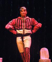 Actors performing on stage in the play De Fuera Vendra Quien de Casa Nos Echara by Cambalache and ESAD