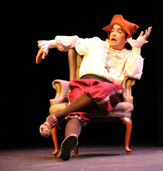 Stage actor performing in 2013 Cambalache Teatro