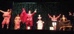 actors performing 'De Fuera Vendra... Quien de Casa Nos Echara' on stage by Cambalache and ESAD