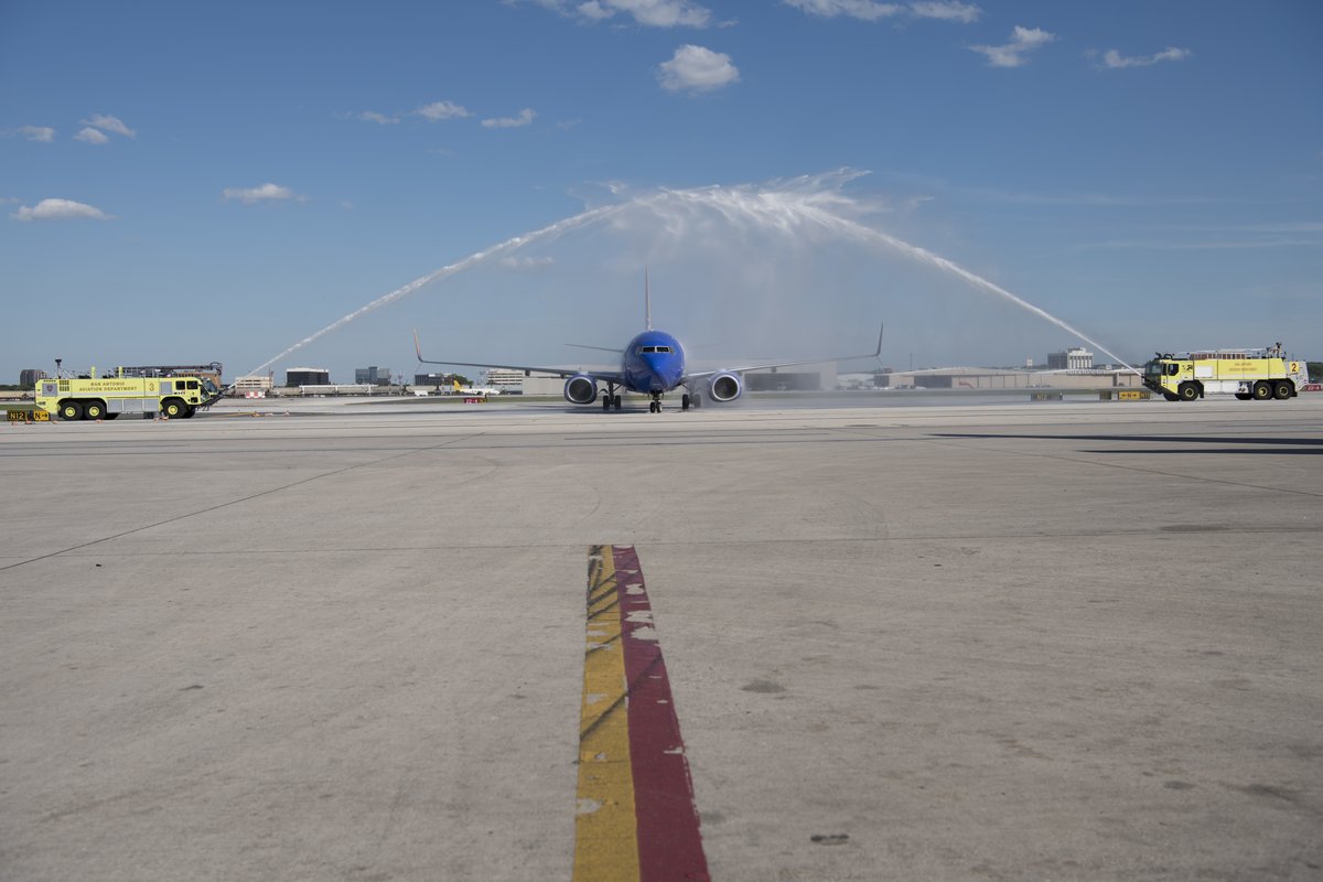 Honor Flight veterans welcomed with water cannon salute at San Antonio International Airport