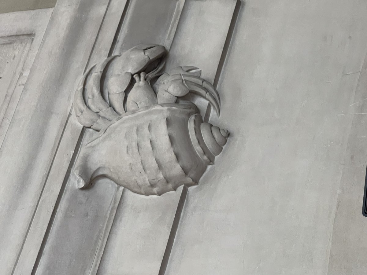 Detailed view of Galerie de Paléontologie et d'Anatomie comparée in Jardin des Plantes Paris