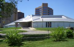 Kemper Museum of Contemporary Art in Kansas City Missouri exterior view