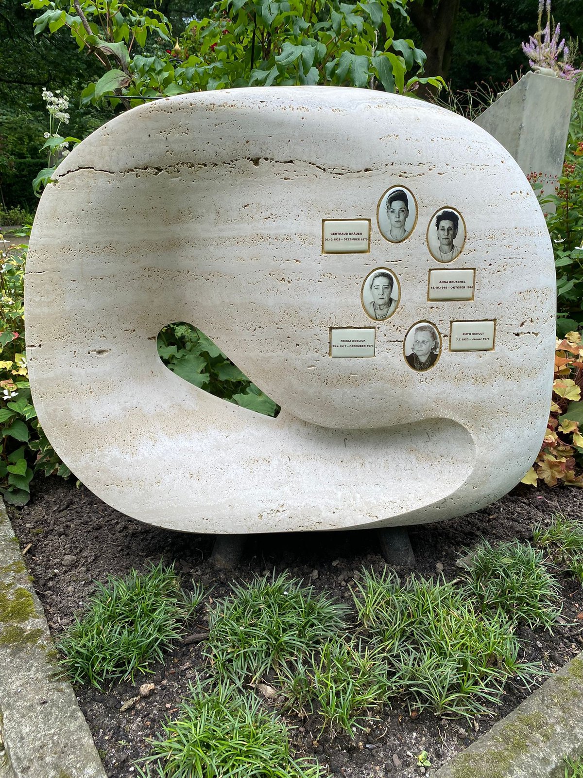 Memorial stone for the victims of Fritz Honka in July 2025