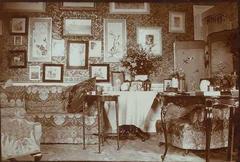 Luxurious living room interior at Schloss Wolfsgarten featuring classic furniture and elegant décor