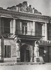 Historic street Trockaja in Vilnia featuring the Tyškievič Palace